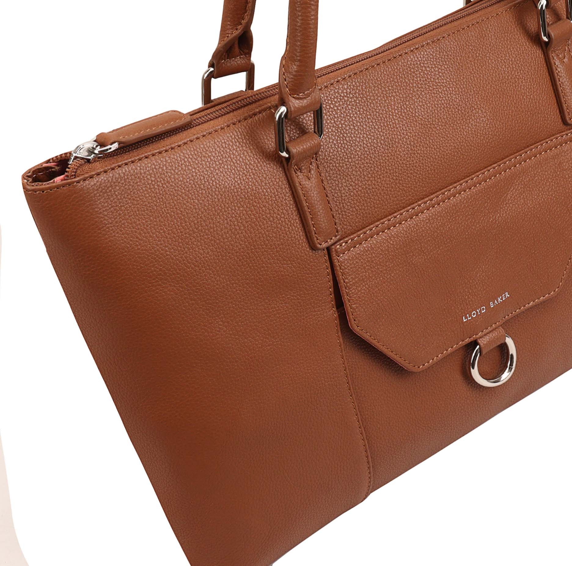 #Colour_Caramel Café