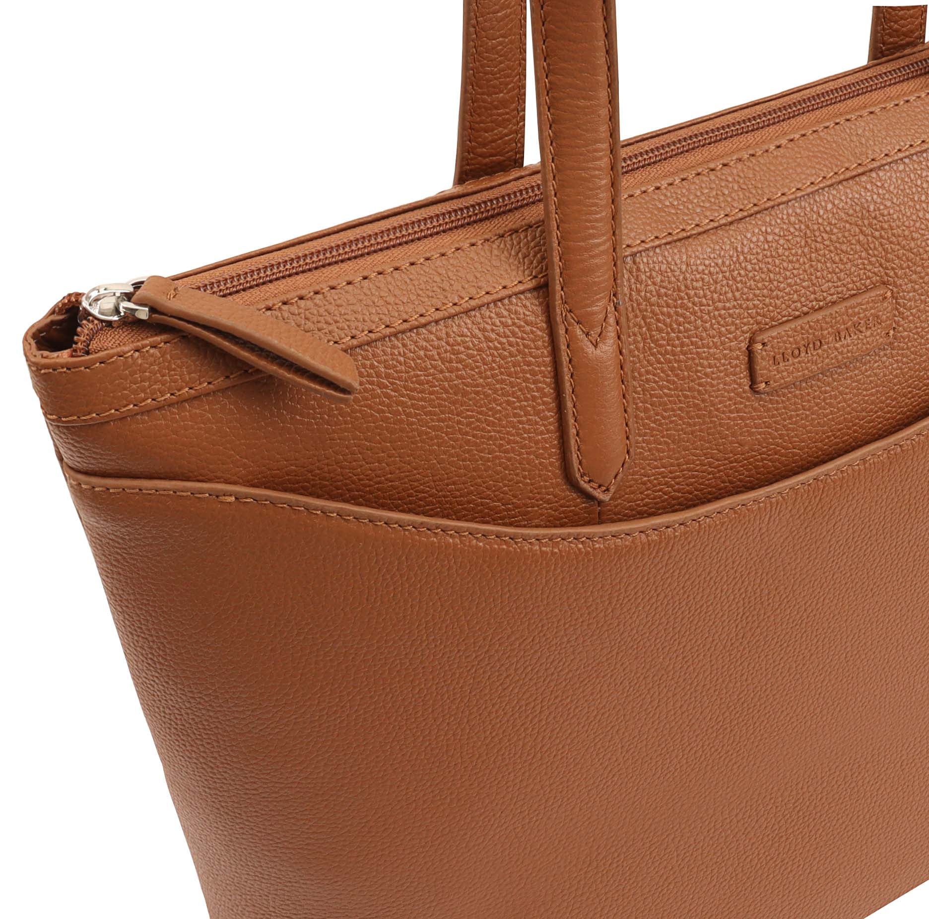 #Colour_Caramel Café